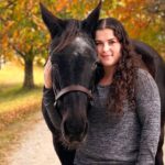 Drew and her childhood horse, Ginisee.